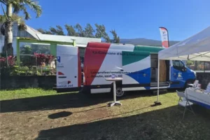 camion mobile de la caravane d'accès aux droits