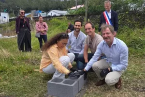 Vignette - les partenaires de la MSPU pose la première pierre